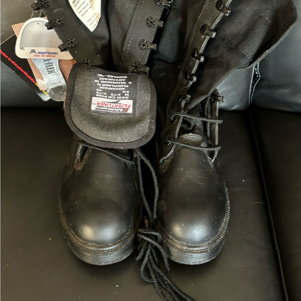 Steel toe boot - Picture 2 of 4